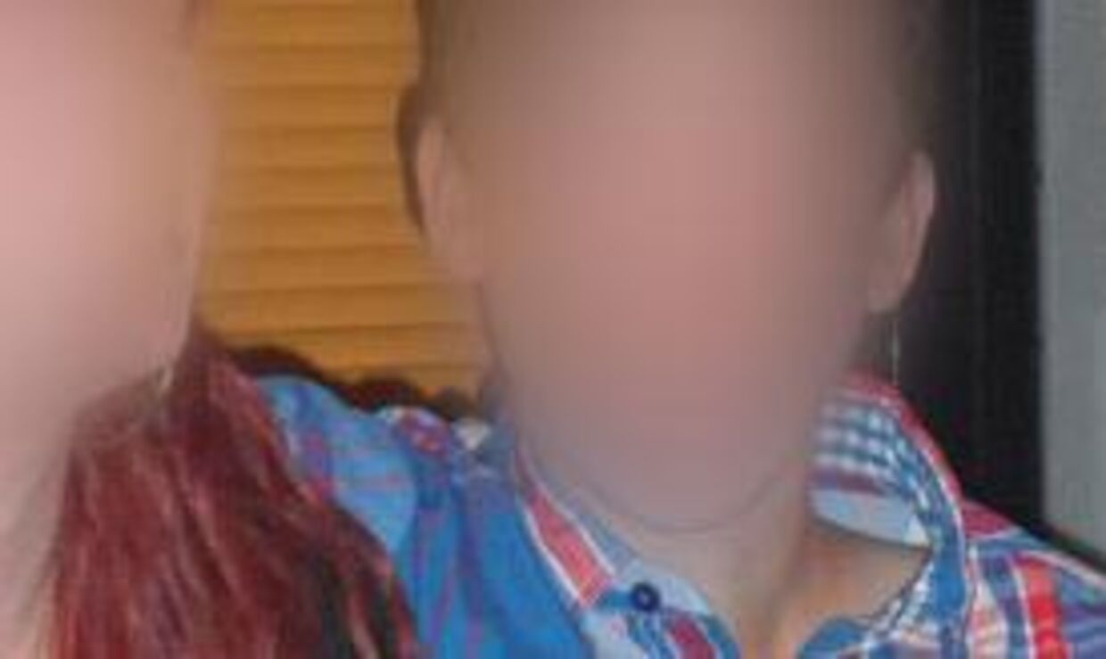 Den 13-årige dreng, der onsdag aften stak sin ven ihjel i Sønderborg, får en hård medfart på Facebook, hvor han bliver kaldt svin og morder.