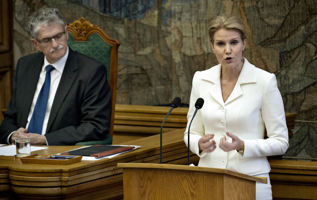 Statsminister Helle Thorning-Schmidt på talerstolen ved Folketingets åbning tirsdag 2. oktobber 2012. (Foto: Keld Navntoft/Scanpix 2012)