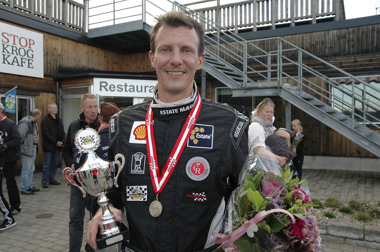 Prins Joachim vandt søndag Det Danske Mesterskab for klassiske biler fra 1965. Det skete på Ring Knutstorp i Sverige.