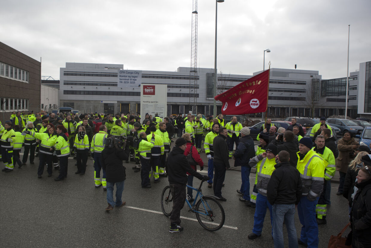 Demo i lufthavnen d. 3/2-2011