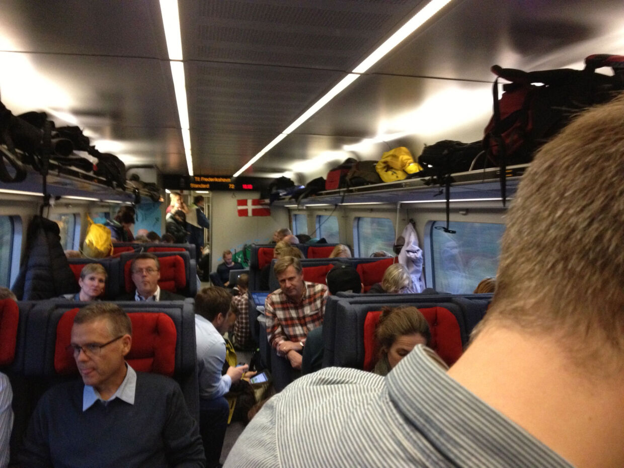 Passagererne kom afsted fra København mod Jylland, men DSB havde ikke informeret via deres sms-service, at toget var aflyst.