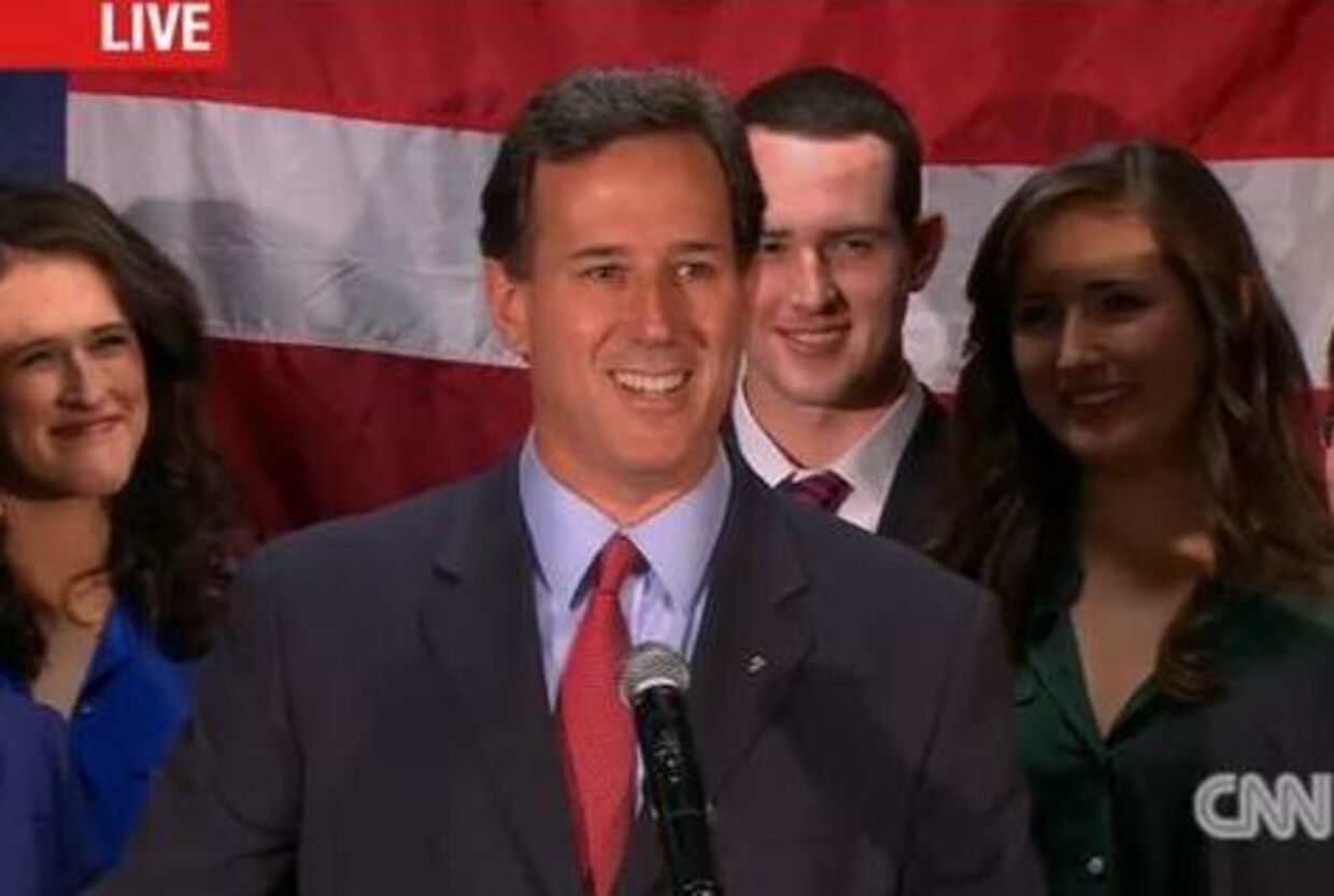 Rick Santorum takkede efter en heftig valgkamp tirsdag aften.&nbsp;