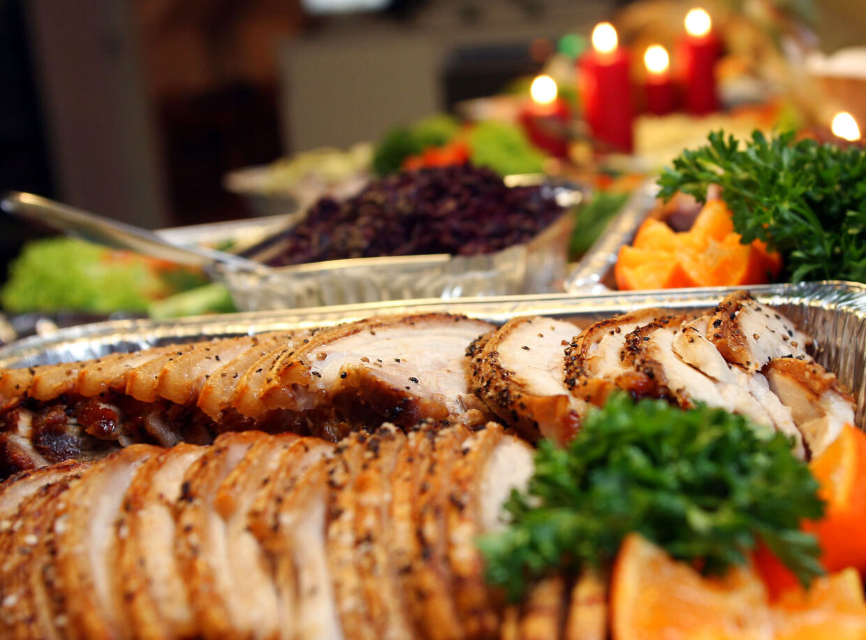 Normalt består madspildet af grøntsager, mejeriprodukter og brød - men i julemånederne ryger der også kød i skraldespanden.