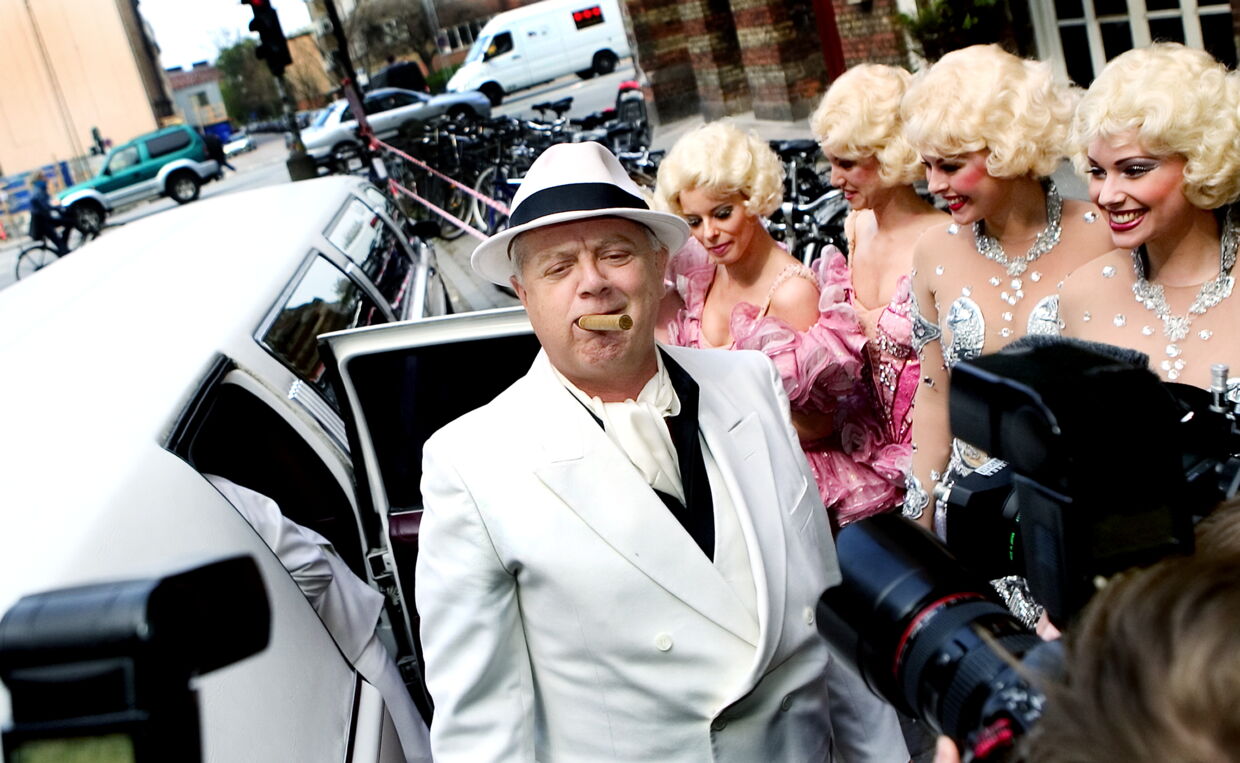 Mon ikke at&nbsp;der bliver høj cigarføring til Pallesens bryllup? Her ses han i&nbsp;Det Ny Teaters opsætning af Mel Brooks "The Producers" i 2005.