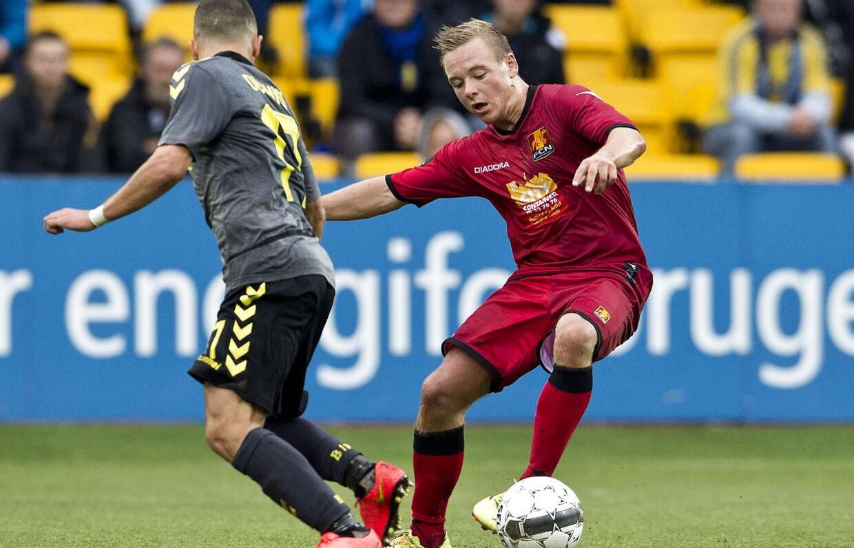 Uffe Bech (th) bliver i FC Nordsjælland, fastslår klubejer Allan K. Pedersen.