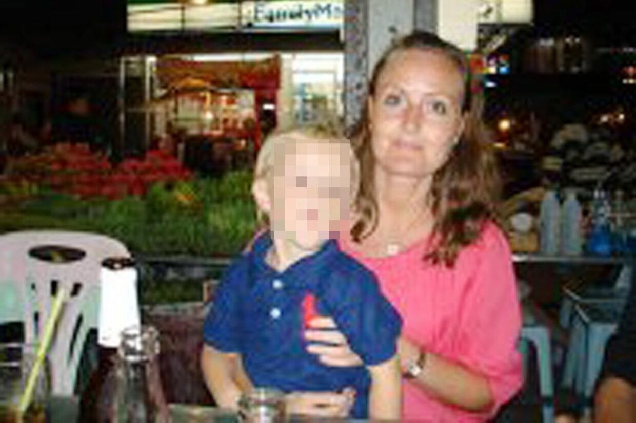 Lisa Sofie Andersen ses her med sin fireårige søn. Det var da eksmanden skulle aflevere parrets barn hos moderen juleaften, at det blev opdaget, at hun var forsvundet.