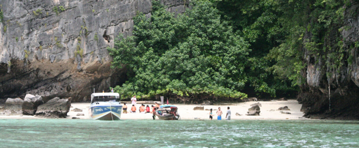 Phi Phi-øerne er et yndet turistmål med sine mange afsidesliggende og smukke  strande.