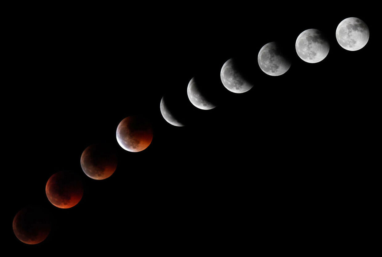 Her set et sammensat billede af måneformørkelsens forskellige faser. Se flere billeder ved at følge linket i artiklen.