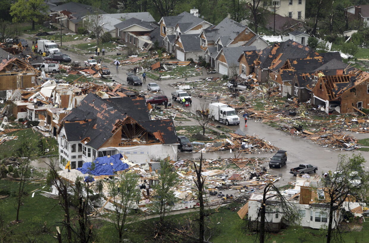 Huse ødelagt af en storm i Bridgeton, Missouri.