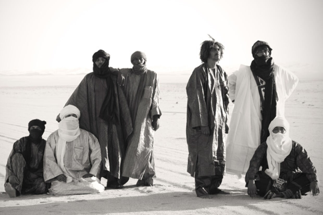 De tidligere ørkenkrigere i Tinariwen er anderledes filosoferende og afslappede på deres foreliggende femte album, 'Tassili'.