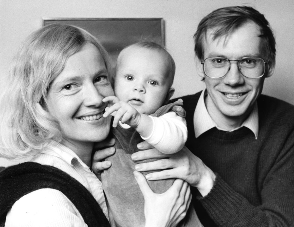 Nils Malmros med sin kone Marianne Tromholt og deres lille pige Anne.
