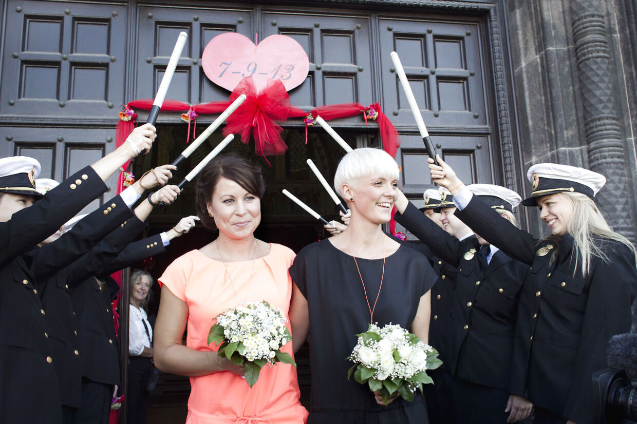Cecilia og Tanja Jespersgaard Kisby sagde i dag 'ja' til hinanden på Københavns Rådhus. Foto: Katrine Emilie Andersen.