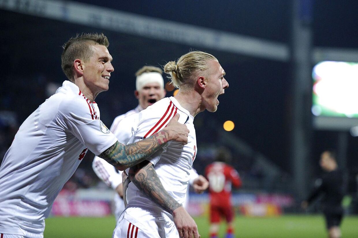 Simon Kjær er meget begejstret for sin nye klub Fenerbahce. Her ses han under en landskamp for Danmark mod Tjekkiet.