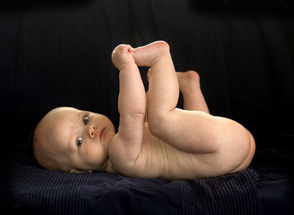 En otte måneder gammel baby blev onsdag aften 'sat til salg' på Den Blå Avis. Modelfoto