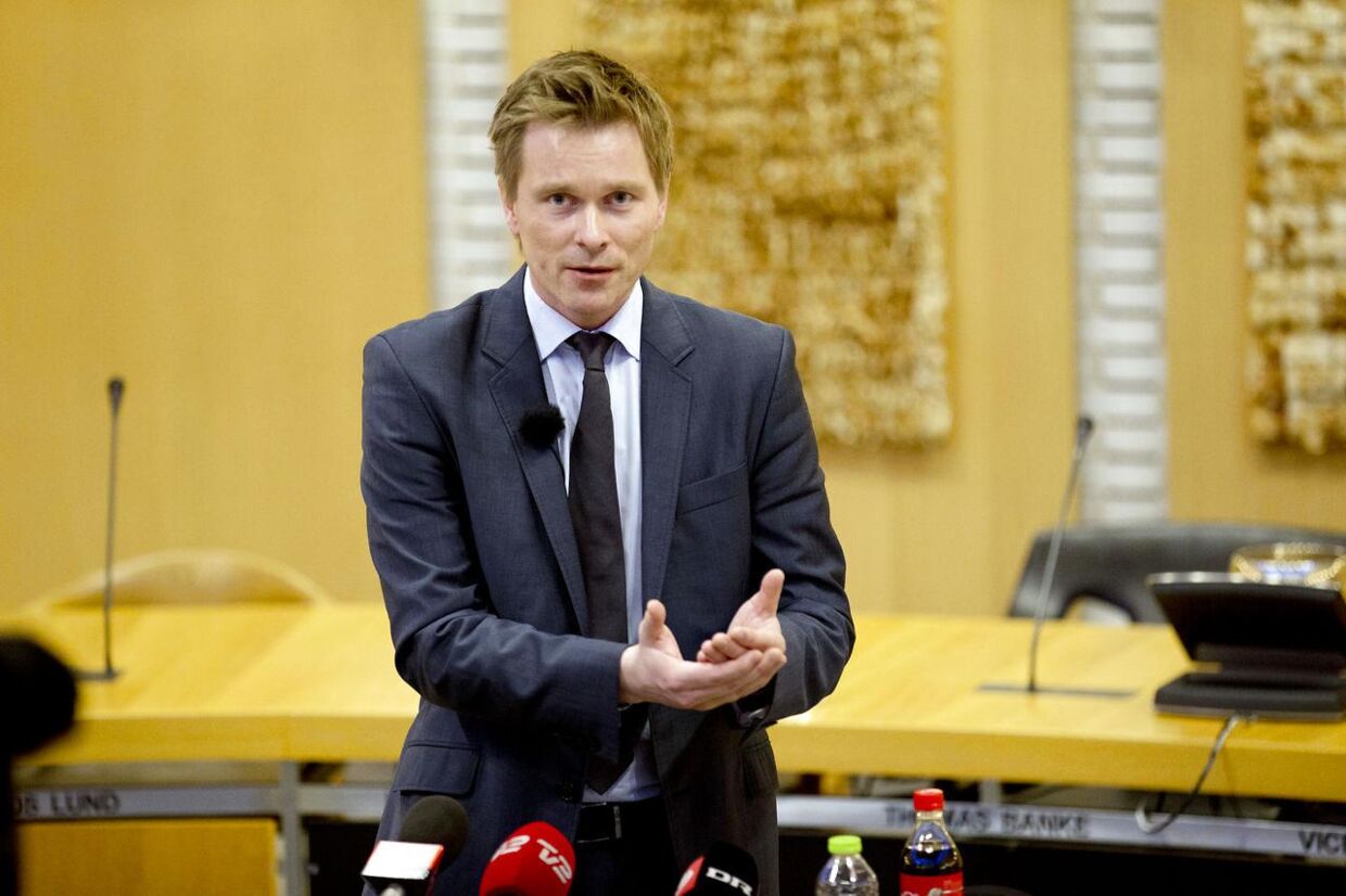 Den 31-årige Thomas Banke oplyser på et pressemøde torsdag d.10. januar 2013, at han trækker sig som borgmester i Fredericia. (Foto: Fotografhuset Brian Rasmussen/Scanpix 2013).