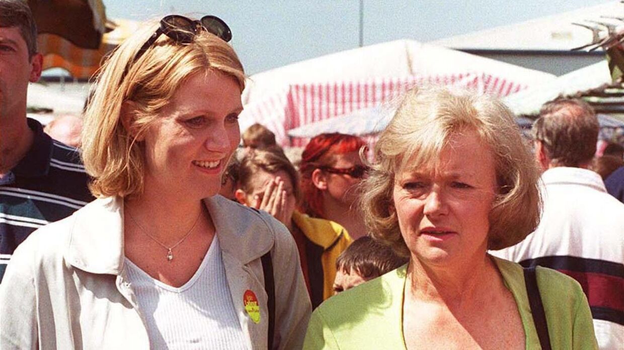 I 1999 stod Helle Thorning-Schmidt og hendes svigermor, Glenys Kinnock, skulder ved skulder i Wales under valgkampen til Europa-Parlamentet. De stillede op og blev valgt for henholdsvis Socialdemokraterne i Danmark og Labour i Storbritannien. I dag er flygtninge fra Eritrea et vigtigt punkt på dagsordenen for dem begge – men med vidt forskelligt udgangspunkt. Foto: Huw Evans