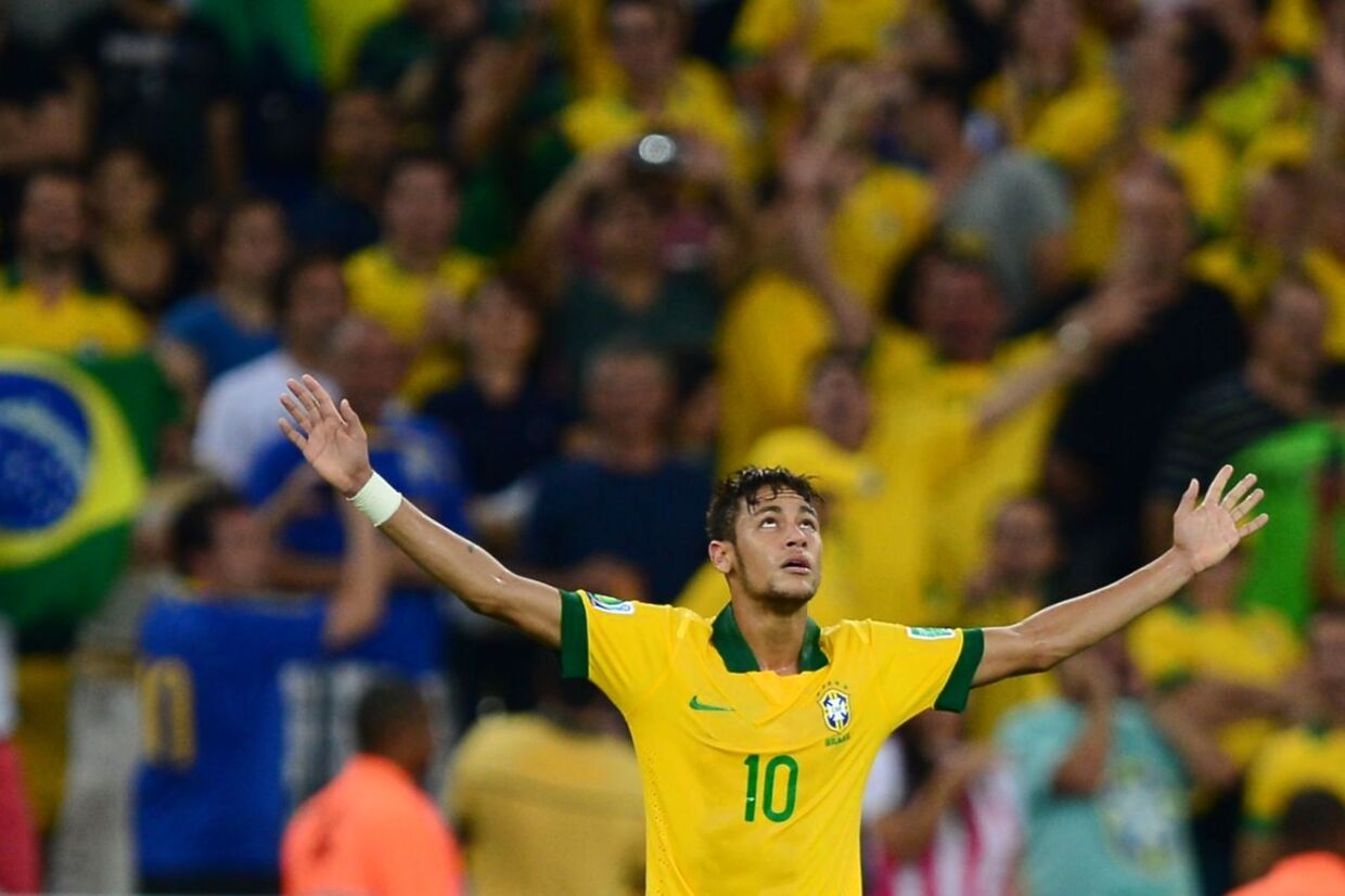 Neymar er blevet beskyldt for at filme for meget, men det er der en forklaring på, siger brasilianeren.