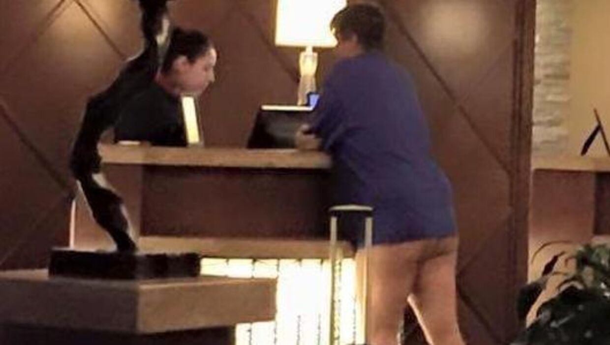 Står hotelgæsten halvnøgen i receptionen, eller har personen taget et par hudfarvede leggins på? Det er et spørgsmål, der splitter nettet.