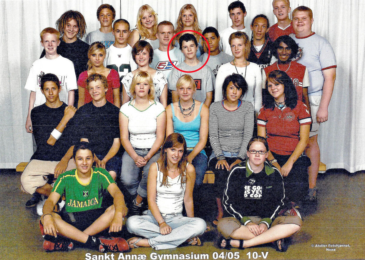 Skoledrengen Lukas sammen med den øvrige klasse i Skt. Annæ Gymnasium i Valby. Foto: Sankt. Annæ Gymnasium