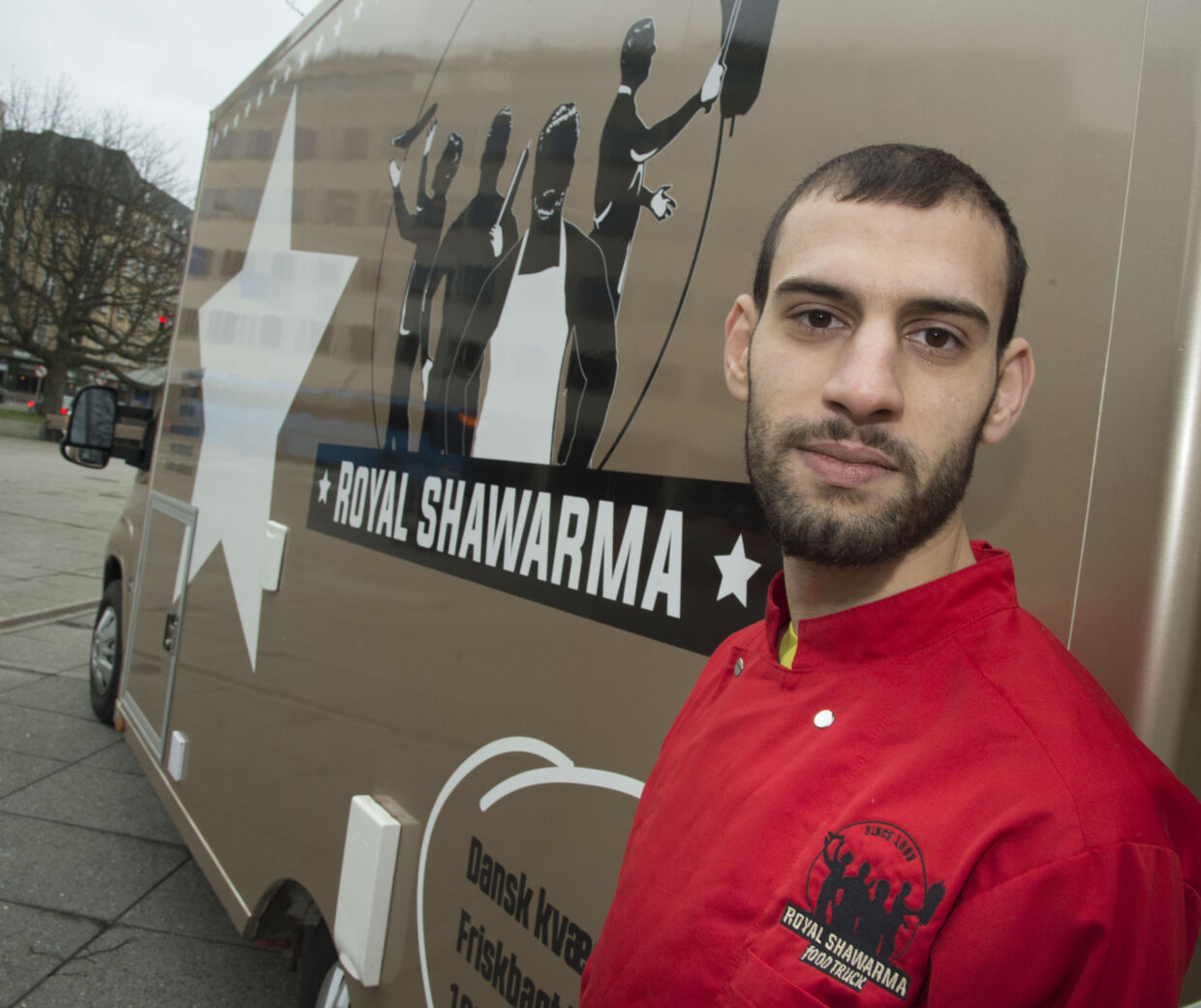 Mohammad Sabah Ahmad får nu mere tid til at passe sin shawarmabix. Han  nåede at være folketingskandidat for Alternativet i Østjylland i tre dage, inden opstillingsvalget blev annulleret. I 2014 skrev han i et blogindlæg, at han kendte til en person i Grimhøjmoskeen, der forsøgte at rekruttere unge til Syrien. Foto: Kim Haugaard/Scanpix.