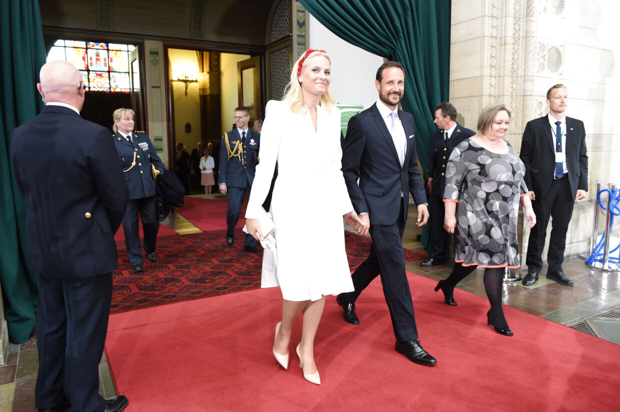 Norges kronprins Haakon deltager også...