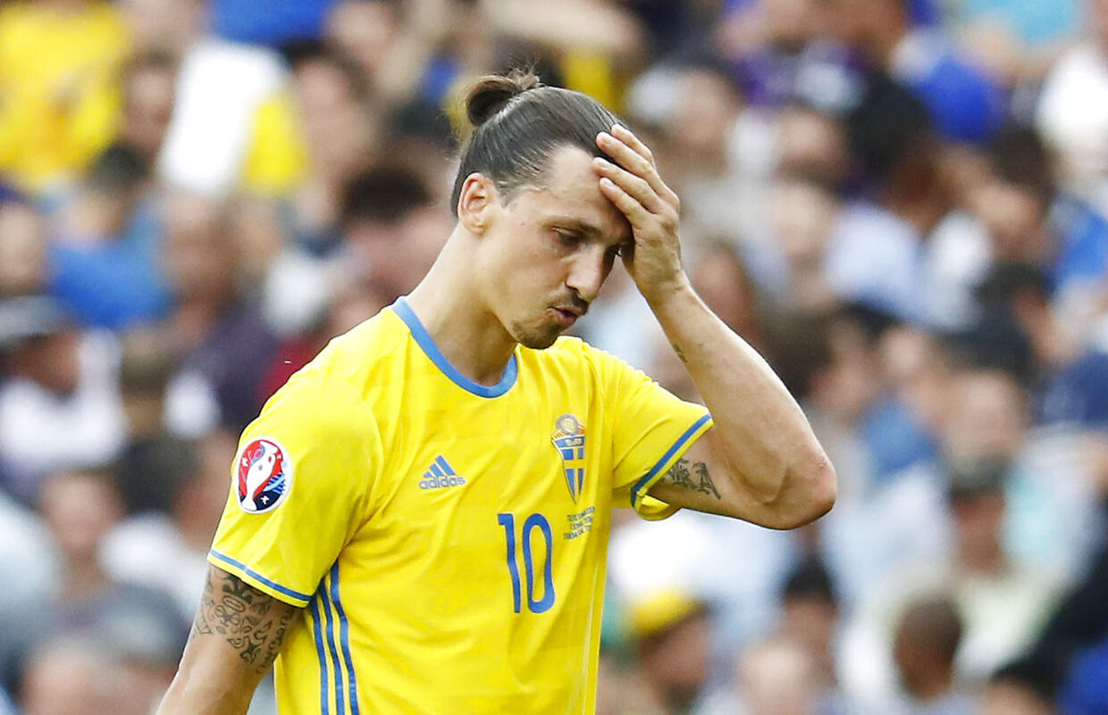 Football Soccer - Italy v Sweden - EURO 2016 - Group E - Stadium de Toulouse, Toulouse, France - 17/6/16 Sweden's Zlatan Ibrahimovic looks dejected after the match REUTERS/ Michael Dalder Livepic
