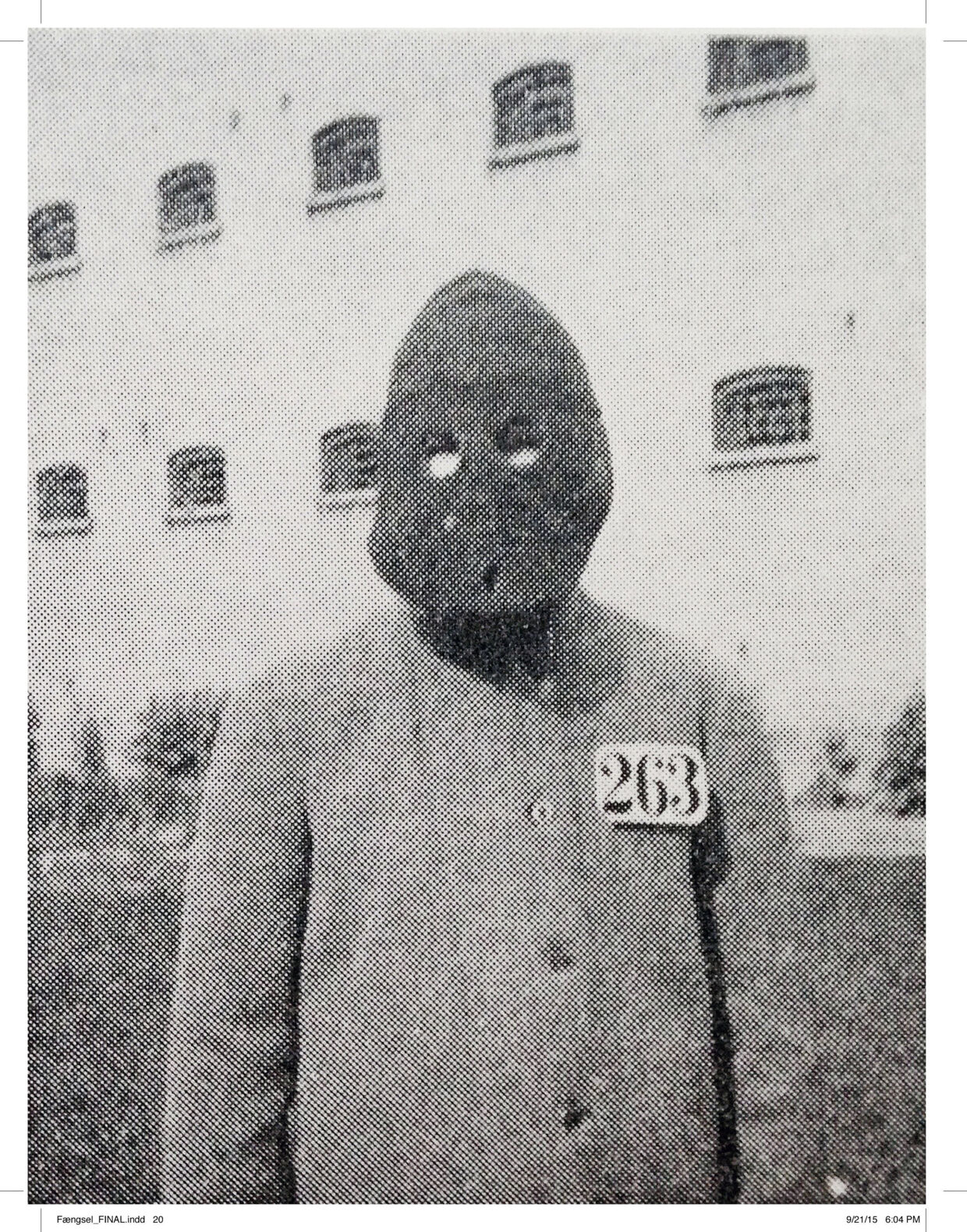 Under sin afsoning i Horsens valgte Peter Adler Alberti at bære maske, så ingen kunne se, hvem han var.