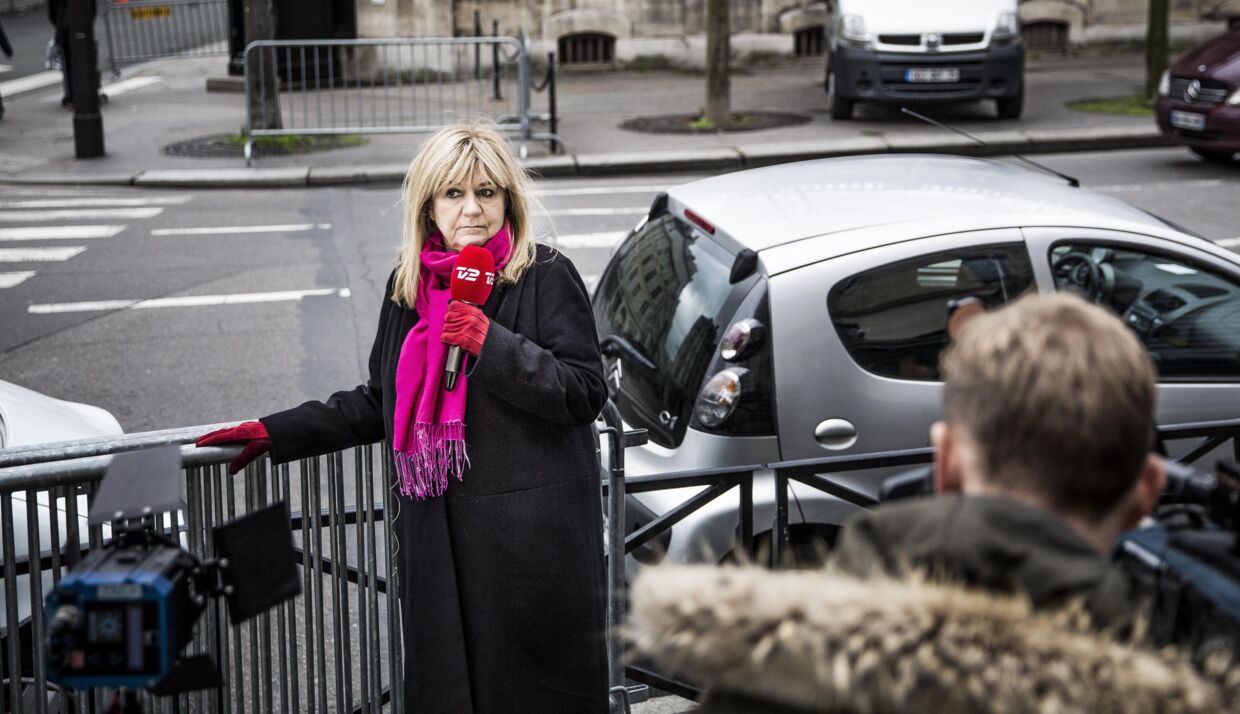 Ulla Terkelsen har boet i Danmark, England, USA, Tyskland, Belgien, Polen og Afghanistan. I mere end 50 år har hun rapporteret fra Europa, USA og Mellemøsten. I dag bor hun i Paris, hvor hun blandt andet rapporterede fra attentatet mod Charlie Hebdo, da terrorister dræbte 13 personer d. 7. januar, 2015.