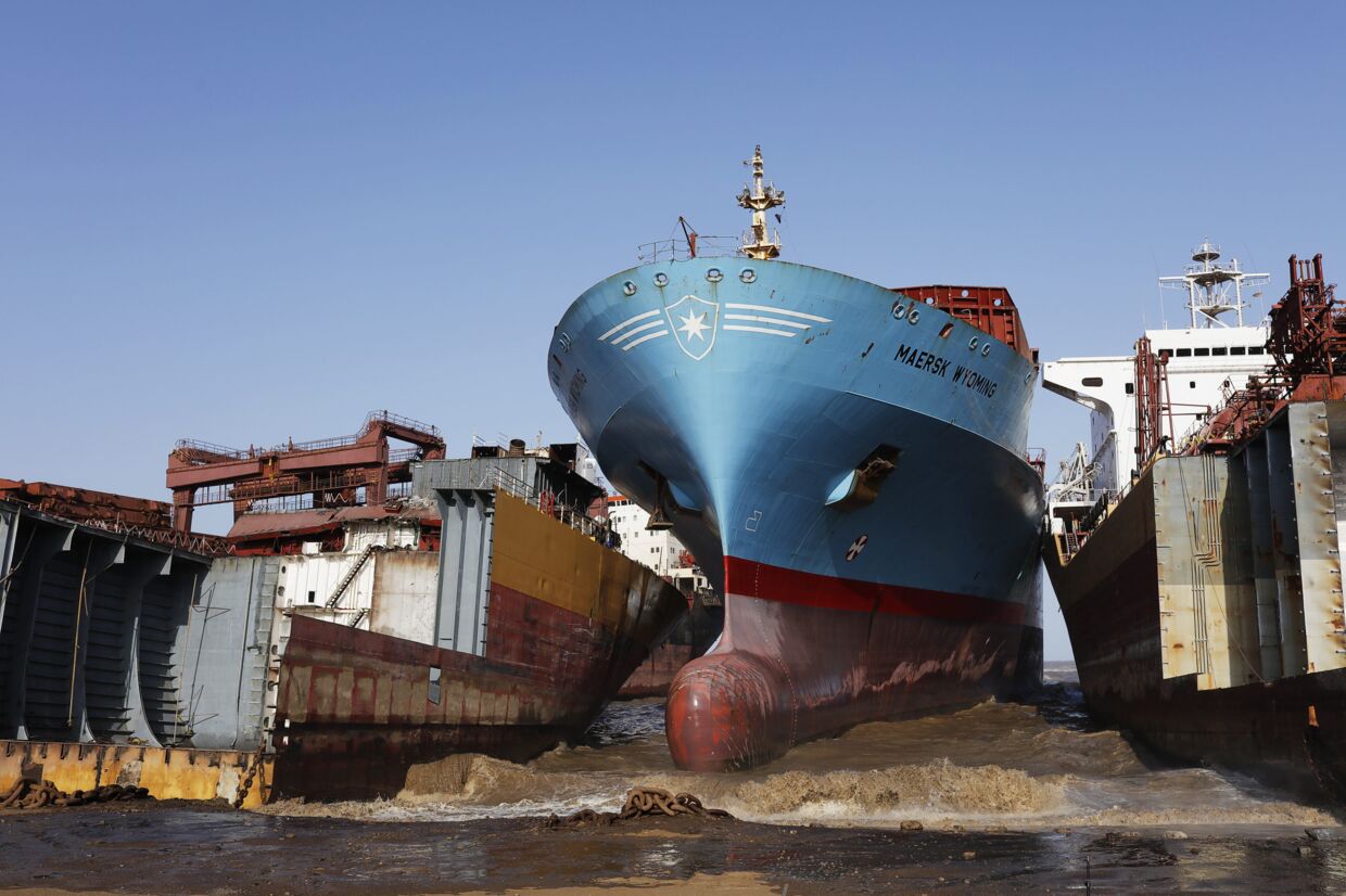 Efter at olieskibet &quot;North Sea Producer&quot; bliver skrottet i Bangladesh, har firmaet valgt at lægge kursen om. Mærsk vil ikke længere sælge udtjente skibe til andre. (arkivfoto) Free/Mærsk