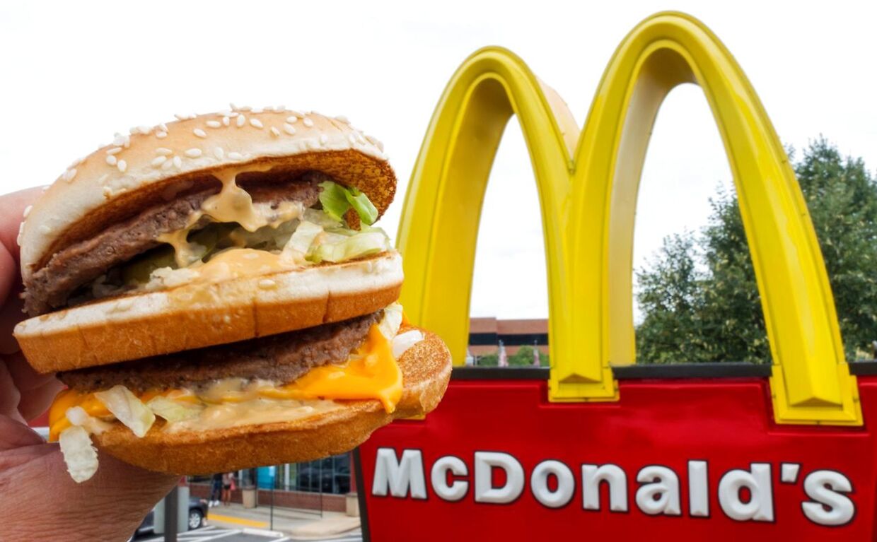 Du bør måske tænke en ekstra gang over hygiejne-standarderne på din yndlings McDonald's, før du sætter tænderne i noget fra menukortet, advarer en række tidligere ansatte.