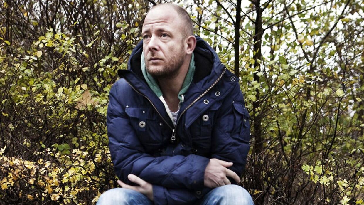 Den danske sanger, sangskriver, komponist, producer og skuespiller, Nikolaj Steen, har mistet sin gode ven, Peter Schiøtz, som han startede musikkarrieren sammen med.