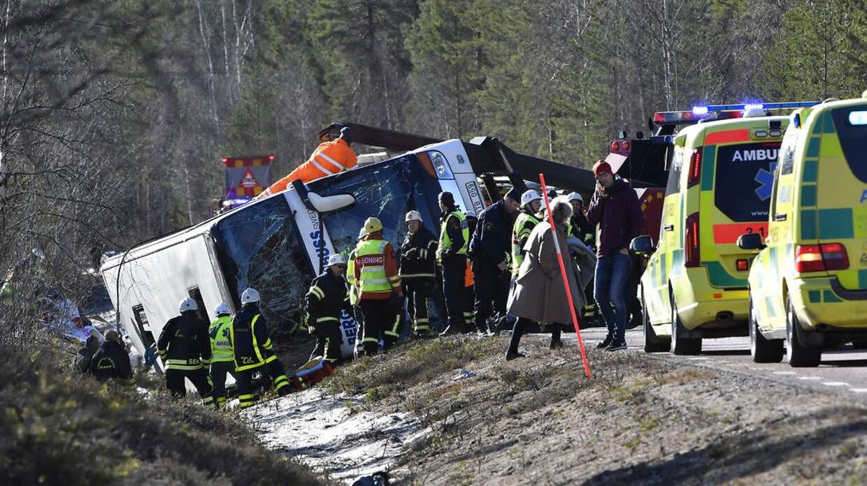 Billede fra busulykken i Sverige.