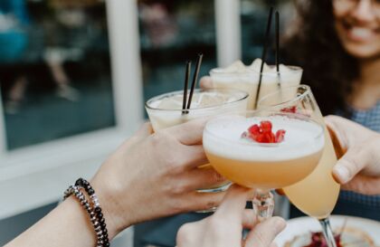 Lej en bartender, så er du sikker på at dine gæster altid har noget i glasset. 