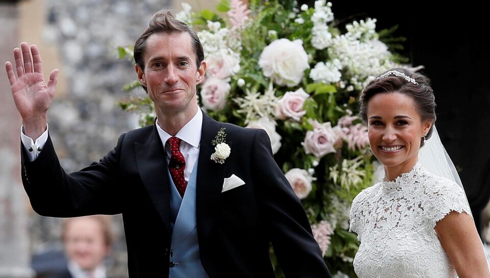Pippa strålede i sin brudekjole: Men rampelyset stjålet af prins og prinsesse? | BT Royale - www.bt.dk